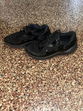 Nike Kids Black Lightweight Sneakers